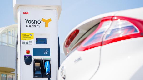 Новые зарядные станции YASNO E-mobility установлены у пограничных пунктов во Львовской и Закарпатской областях